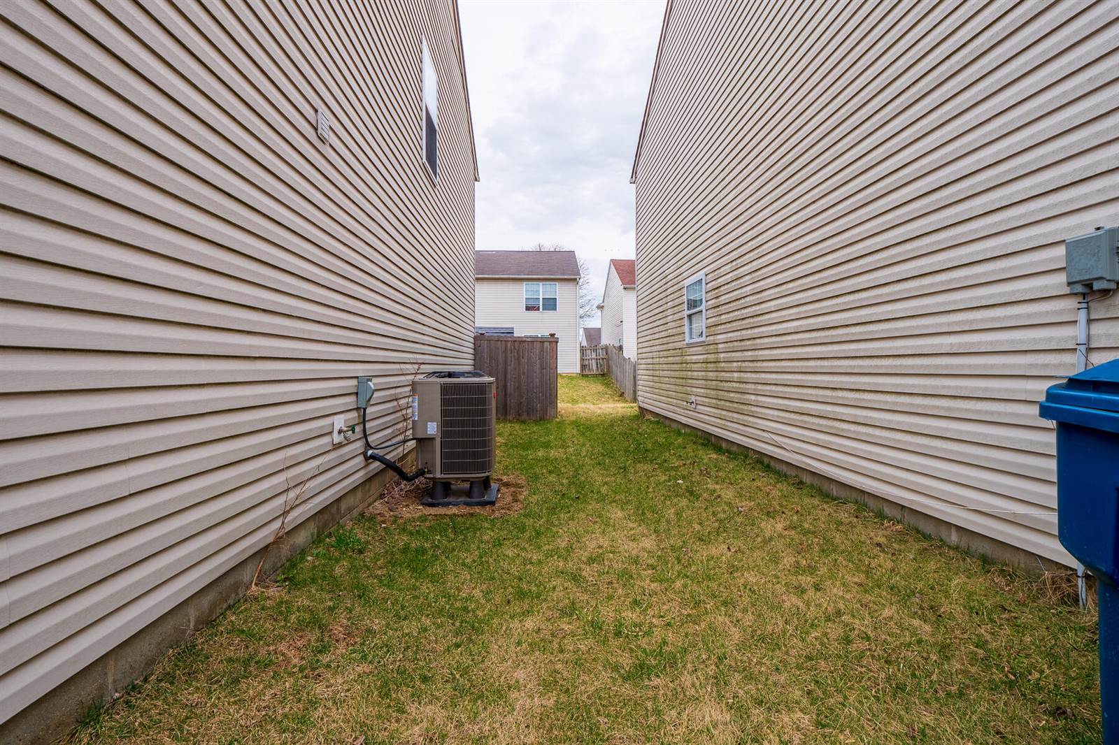 3935 Burningbush Dr, Indianapolis, IN 46235