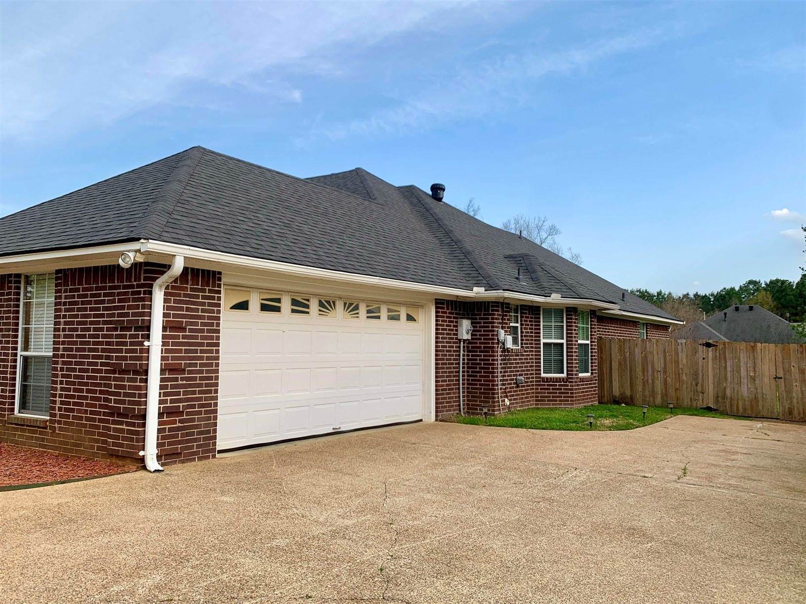 5803 Meadowland Dr., Texarkana, TX 75503