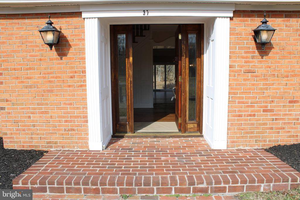 37 Cooper Tomlinson Road, Medford, NJ 08055