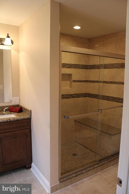 37 Cooper Tomlinson Road, Medford, NJ 08055