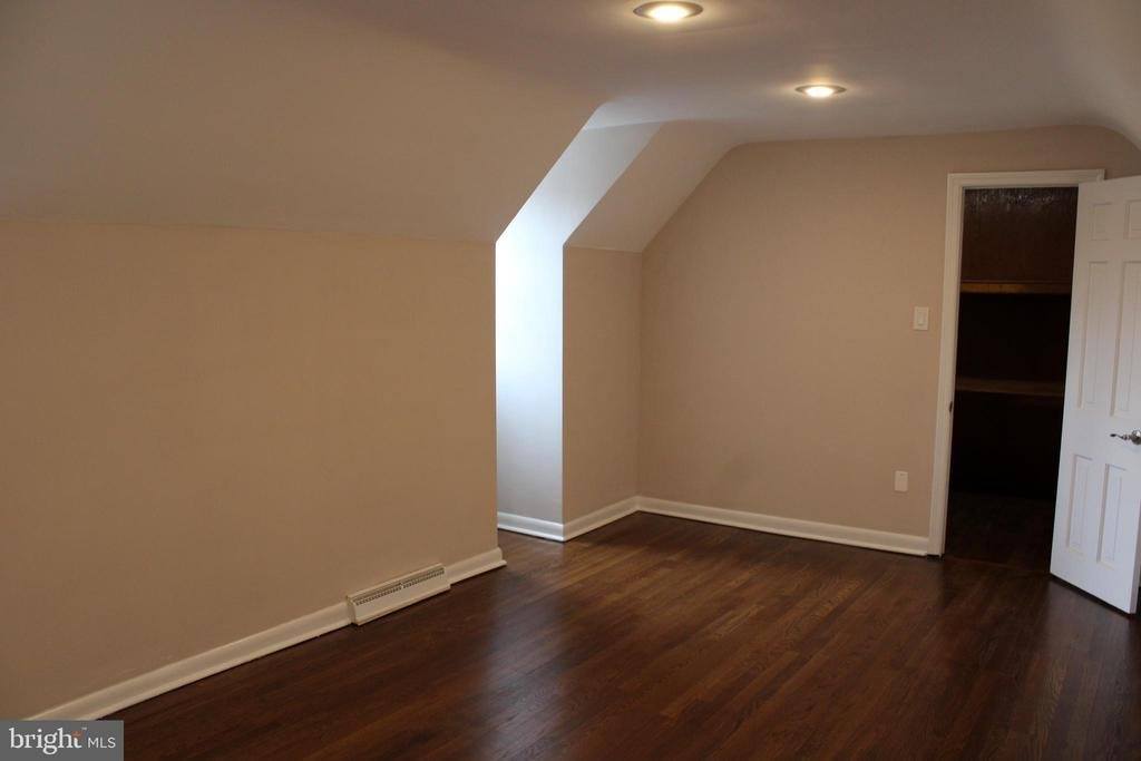 37 Cooper Tomlinson Road, Medford, NJ 08055