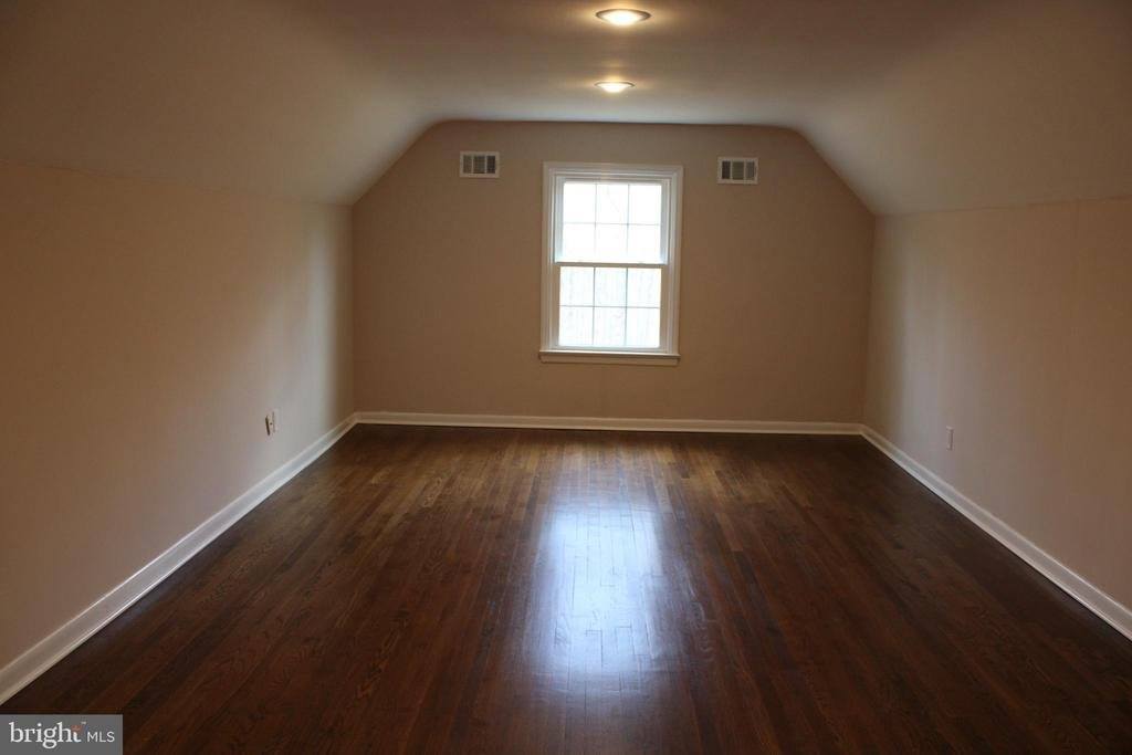 37 Cooper Tomlinson Road, Medford, NJ 08055