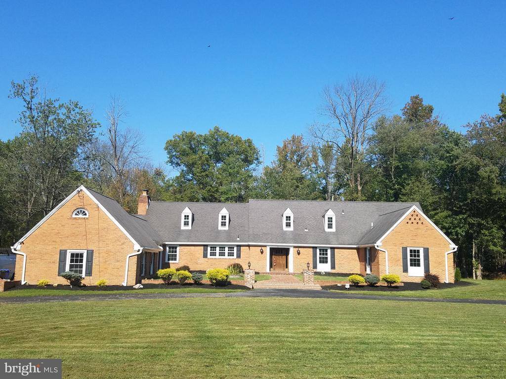 37 Cooper Tomlinson Road, Medford, NJ 08055