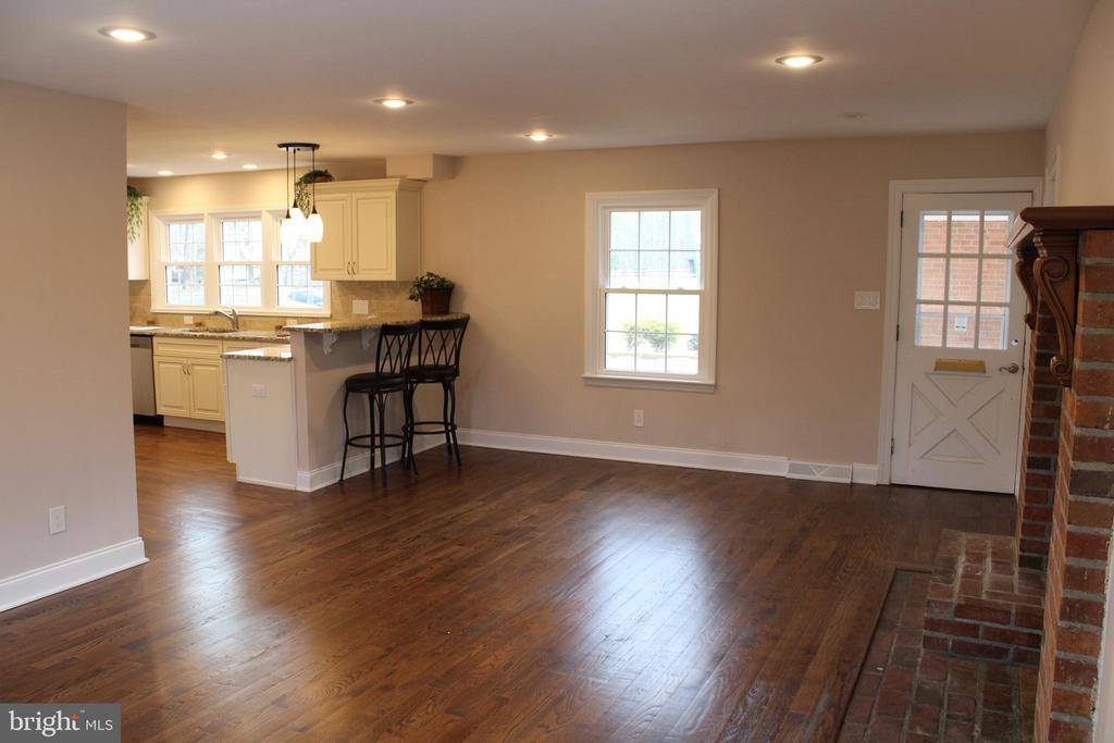 37 Cooper Tomlinson Road, Medford, NJ 08055