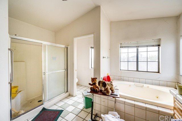 1133 North Beachwood Drive, Burbank, CA 91506