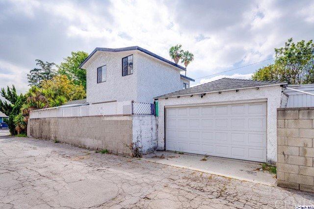 1133 North Beachwood Drive, Burbank, CA 91506