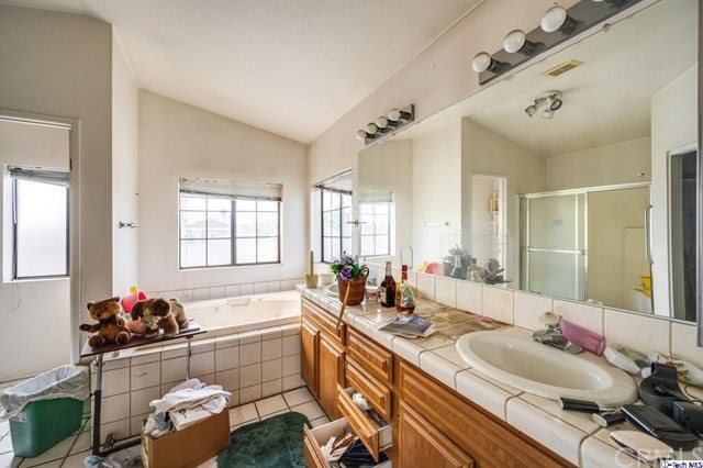 1133 North Beachwood Drive, Burbank, CA 91506