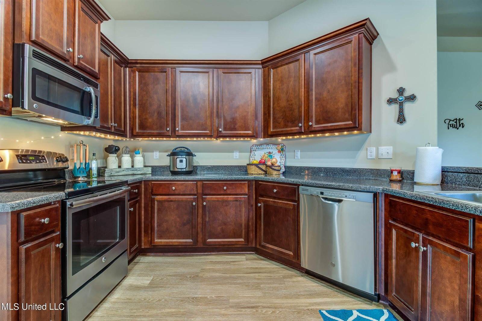 18390 Cardinal Lane, Gulfport, MS 39503