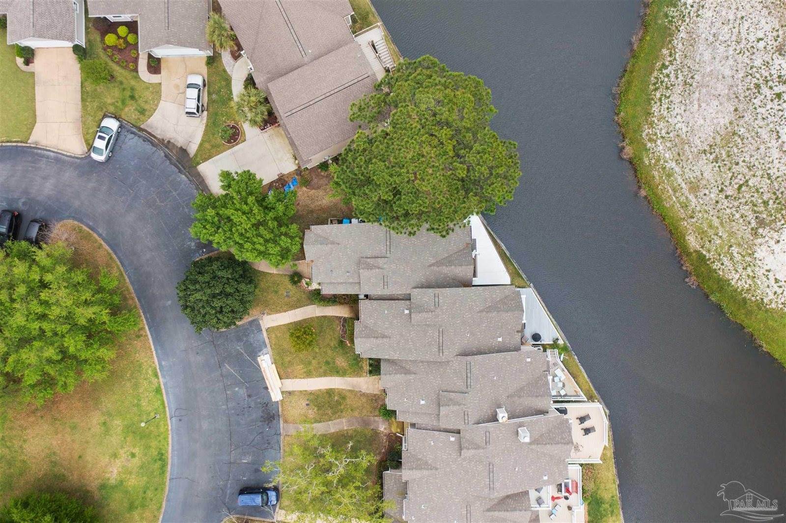 1066 Lionsgate Ln, Gulf Breeze, FL 32563