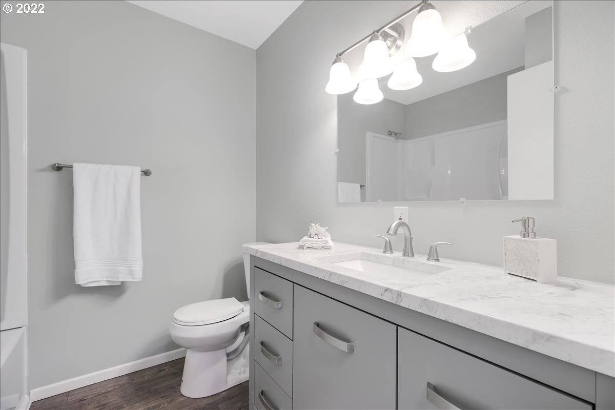 1788 NE 19TH St, Gresham, OR 97030