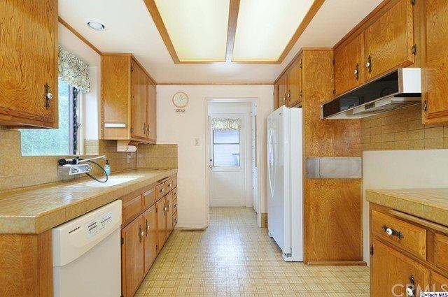 1921 Chilton Drive, Glendale, CA 91201