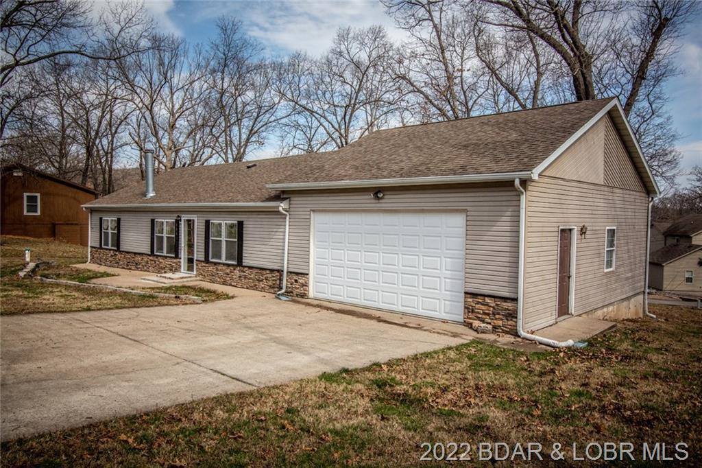 881 Gene's Point Road, Camdenton, MO 65020