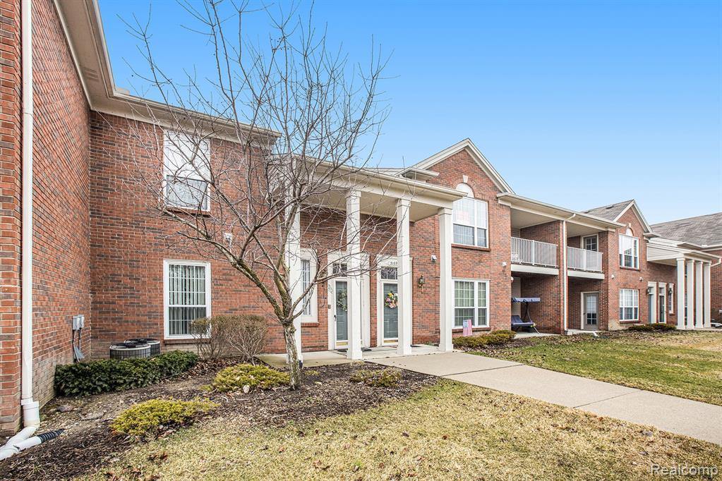 51695 Adler Park Drive West, Chesterfield Township, MI 48051