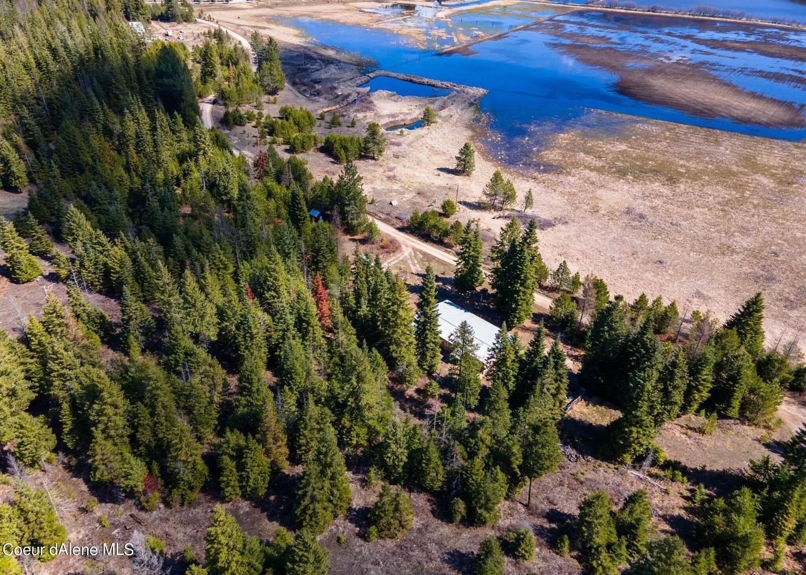 712 Nitty Gritty Ln, Priest River, ID 83856