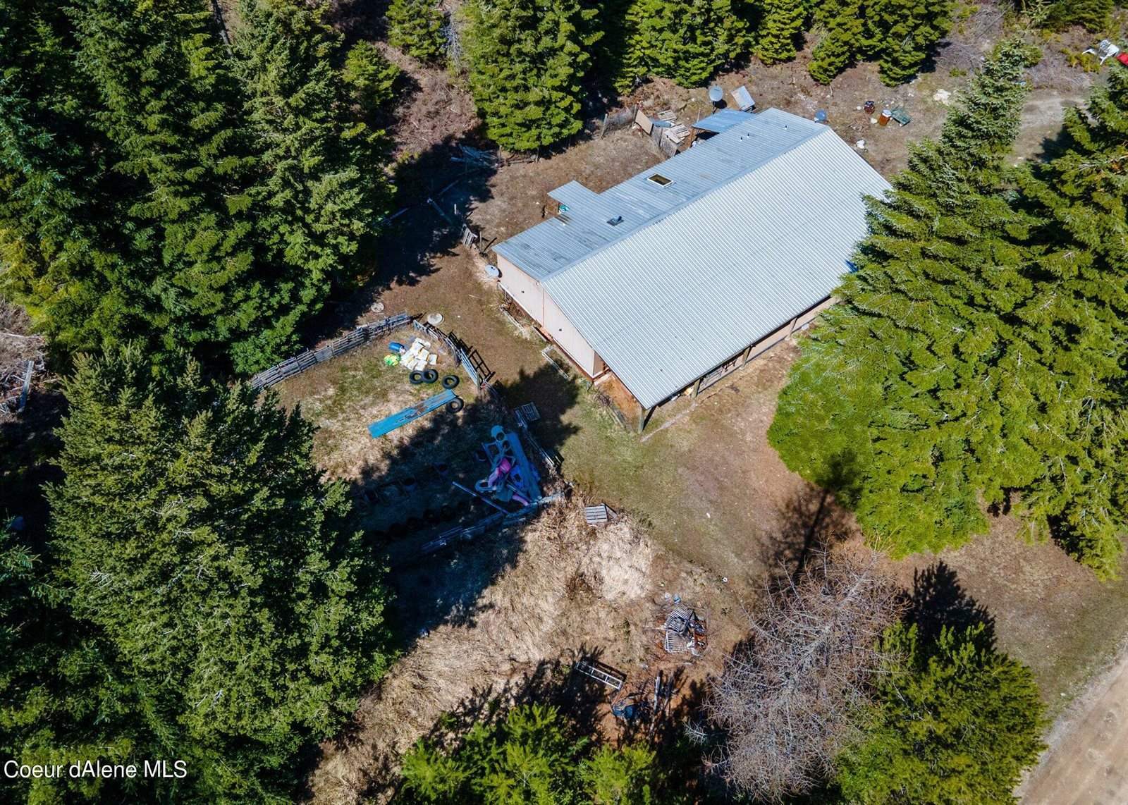 712 Nitty Gritty Ln, Priest River, ID 83856