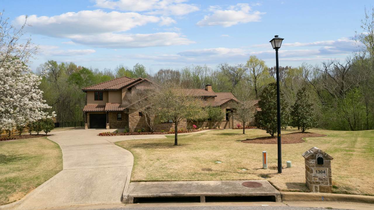 1304 Hermitage Court, Tyler, TX 75703