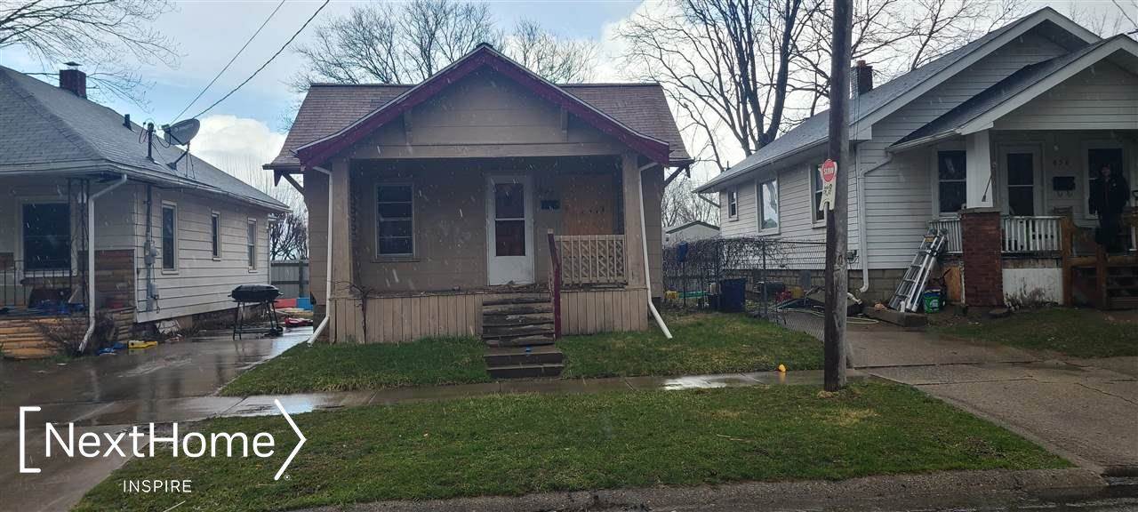 838 Lexington, Flint, MI 48507