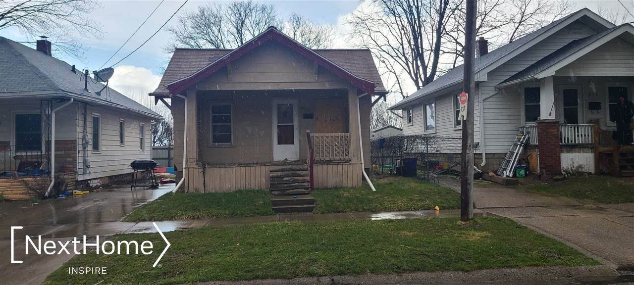 838 Lexington, Flint, MI 48507