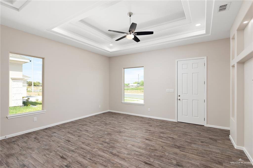 10721 North Sugar Bear Drive, Edinburg, TX 78541