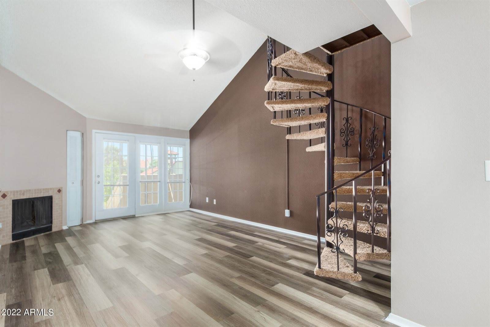 30 East Brown Road, Mesa, AZ 85201