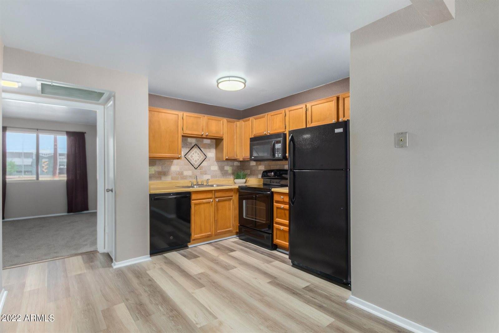 30 East Brown Road, Mesa, AZ 85201