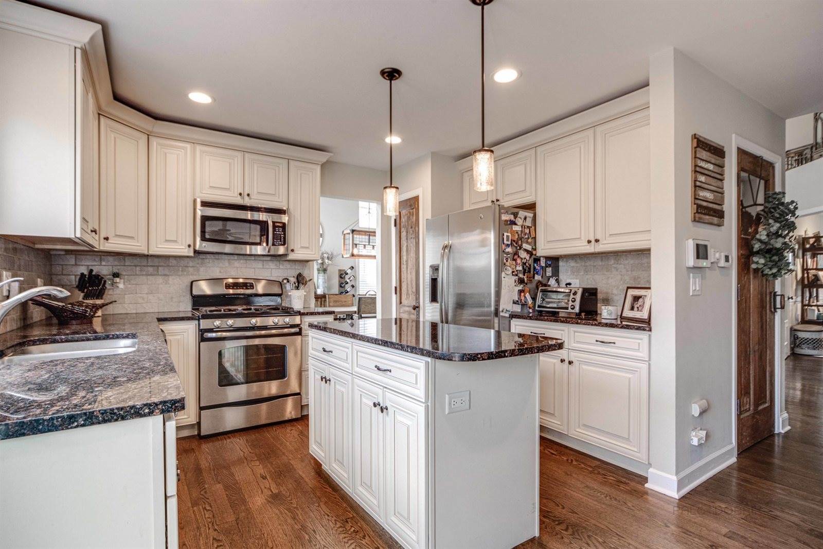 1389 Mayfair Lane, Grayslake, IL 60030