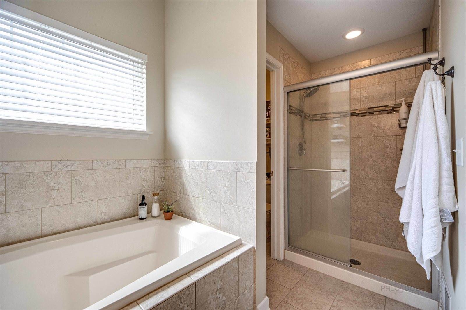 1389 Mayfair Lane, Grayslake, IL 60030