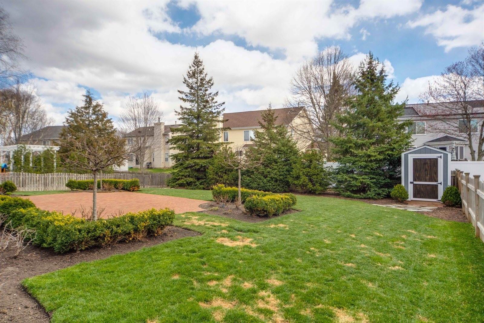 1389 Mayfair Lane, Grayslake, IL 60030