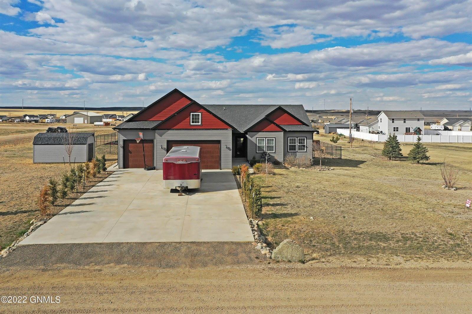 13679 Redwood Way, Williston, ND 58801