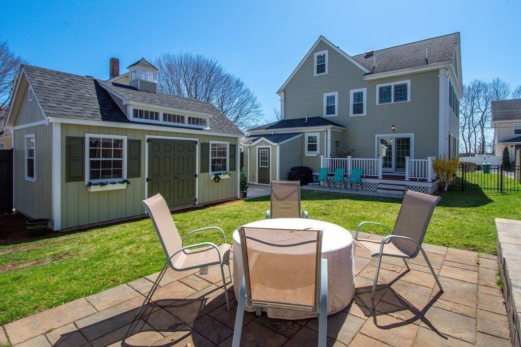 11 Summit Ave, Norwood, MA 02062