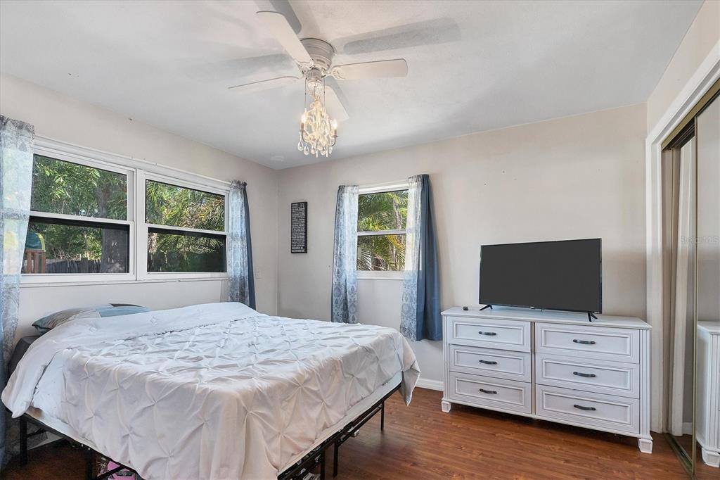 2706 Wells Avenue, Sarasota, FL 34232