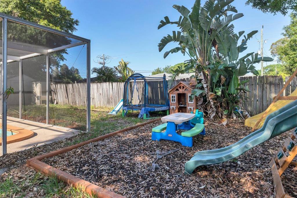 2706 Wells Avenue, Sarasota, FL 34232