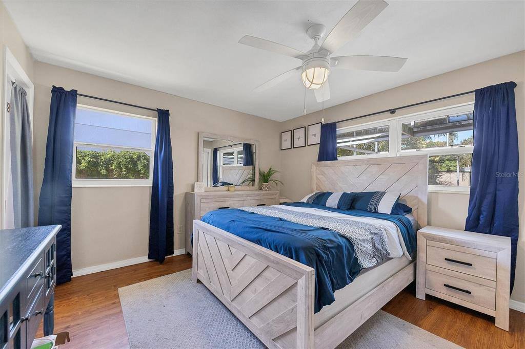 2706 Wells Avenue, Sarasota, FL 34232