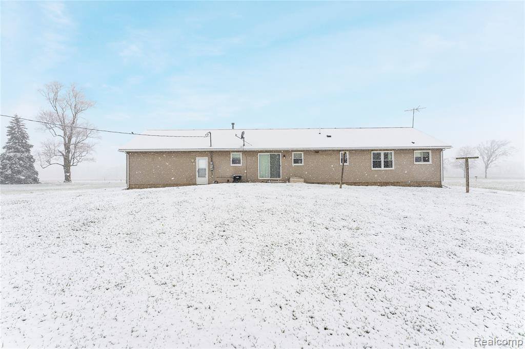 9735 Tuttle Hill Road, Augusta Township, MI 48191