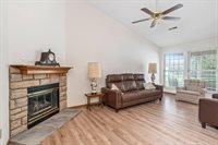 128 Oak Creek Place, Columbus, OH 43230