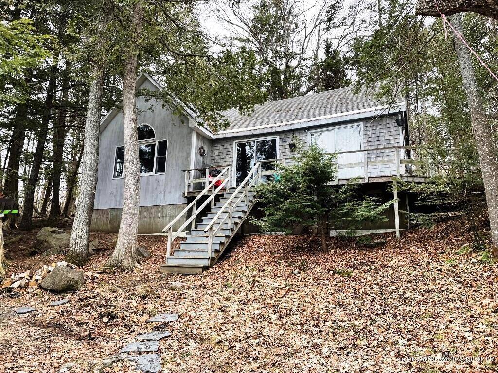 95 N Shore Road, Harfords Point Township, ME 04441