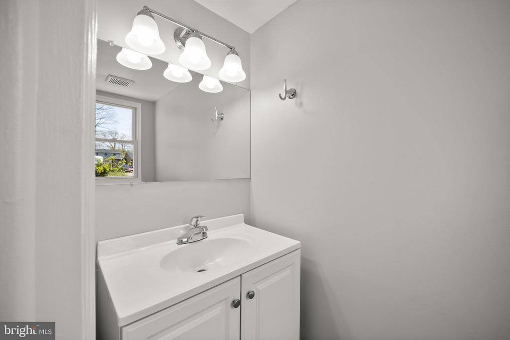 23 Lanford Road, New Castle, DE 19720