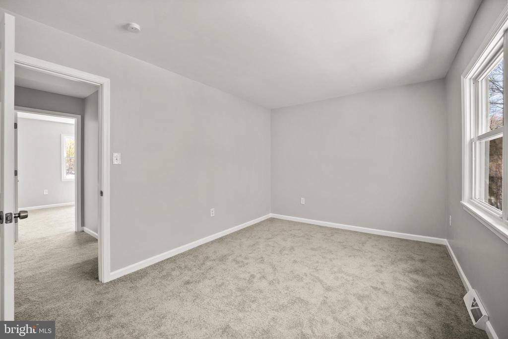 23 Lanford Road, New Castle, DE 19720