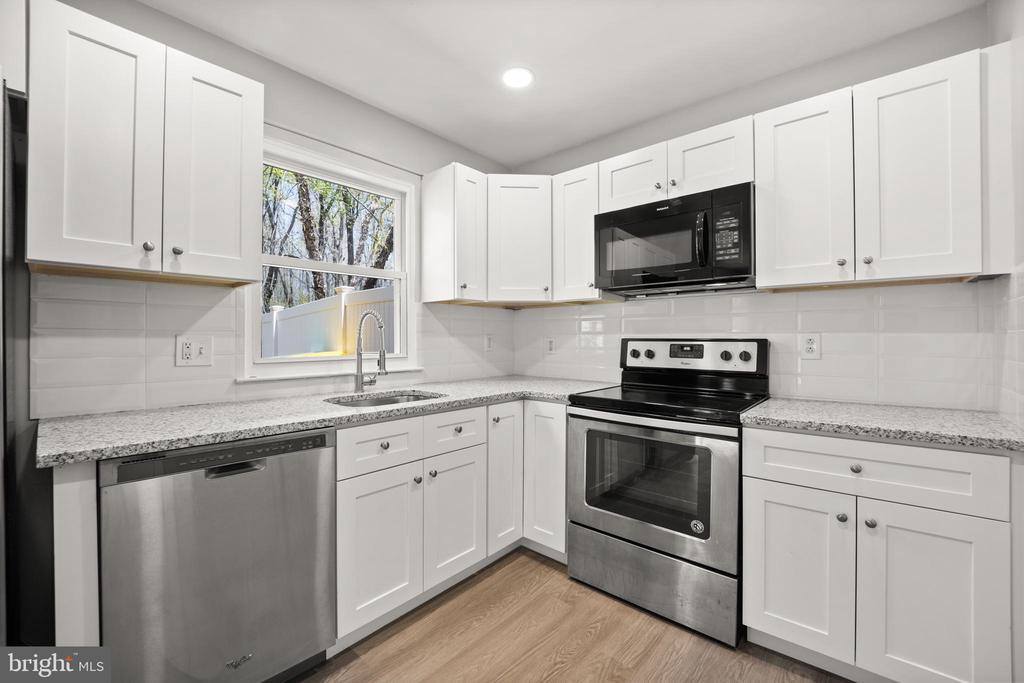 23 Lanford Road, New Castle, DE 19720