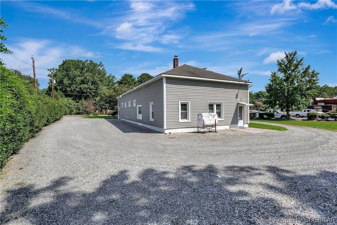 7172 Powhatan Drive, Hayes, VA 23072