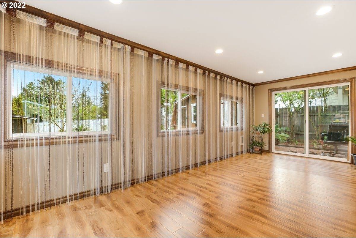 539 SE 135TH Ave, Portland, OR 97233