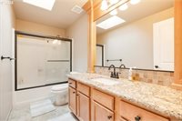 539 SE 135TH Ave, Portland, OR 97233