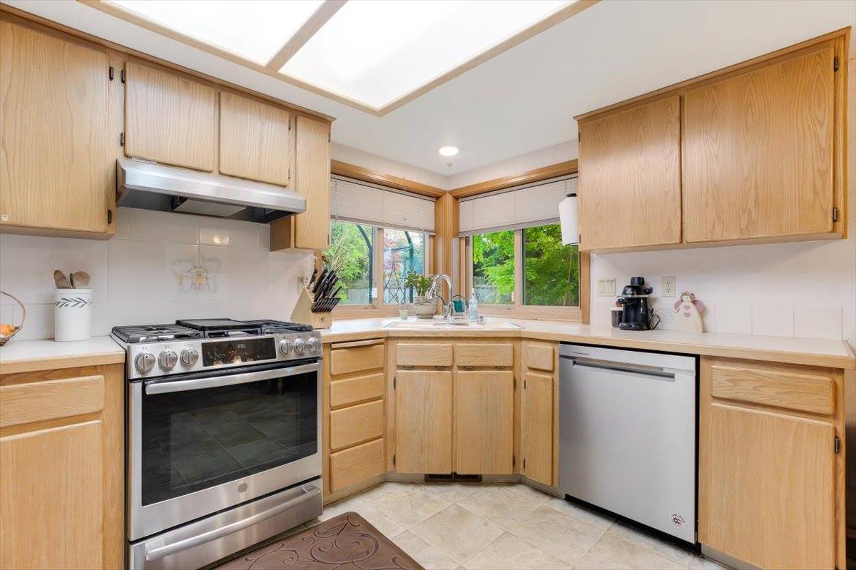 1500 SE Park Crest Ave, Vancouver, WA 98683