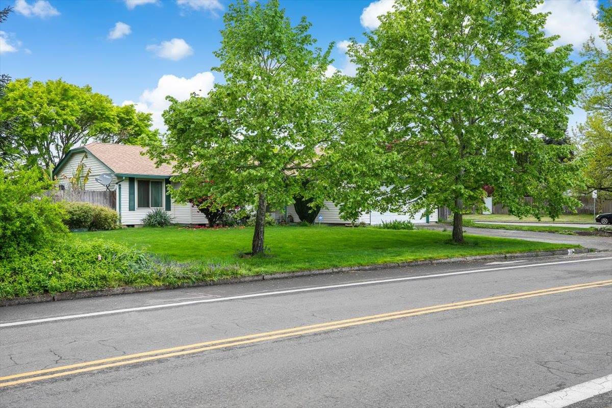 1500 SE Park Crest Ave, Vancouver, WA 98683