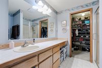 1500 SE Park Crest Ave, Vancouver, WA 98683