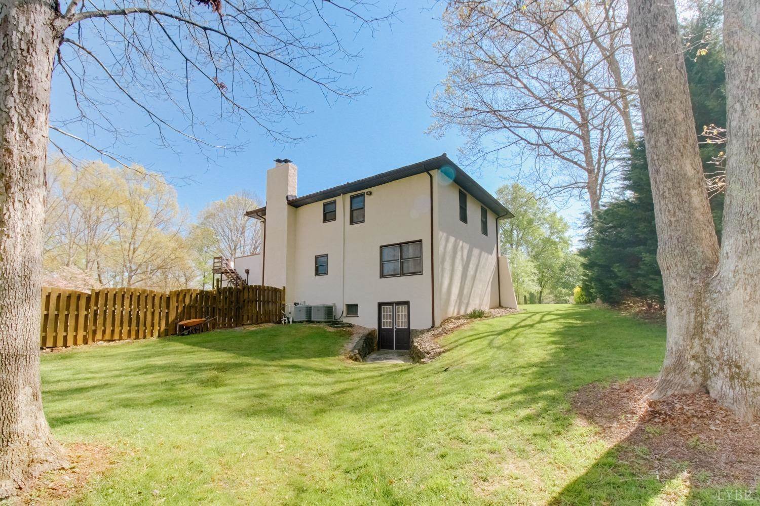 471 Lake Forest Drive, Lynchburg, VA 24502