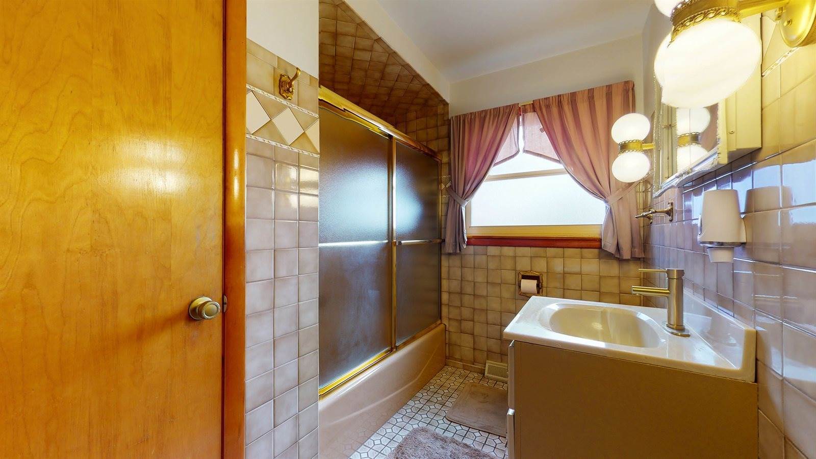 116 West Greenbriar Avenue, Chicago Heights, IL 60411