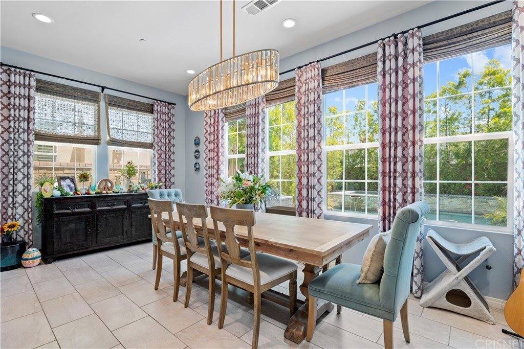 27672 Skylark Lane, Saugus, CA 91350