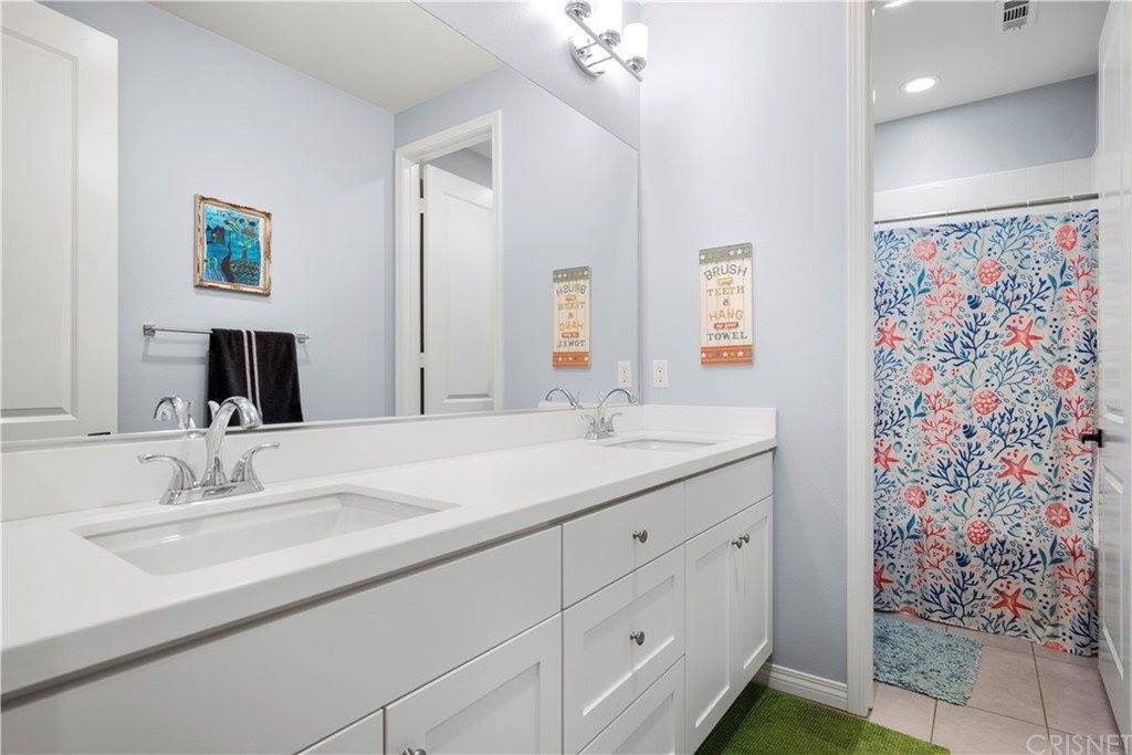 27672 Skylark Lane, Saugus, CA 91350