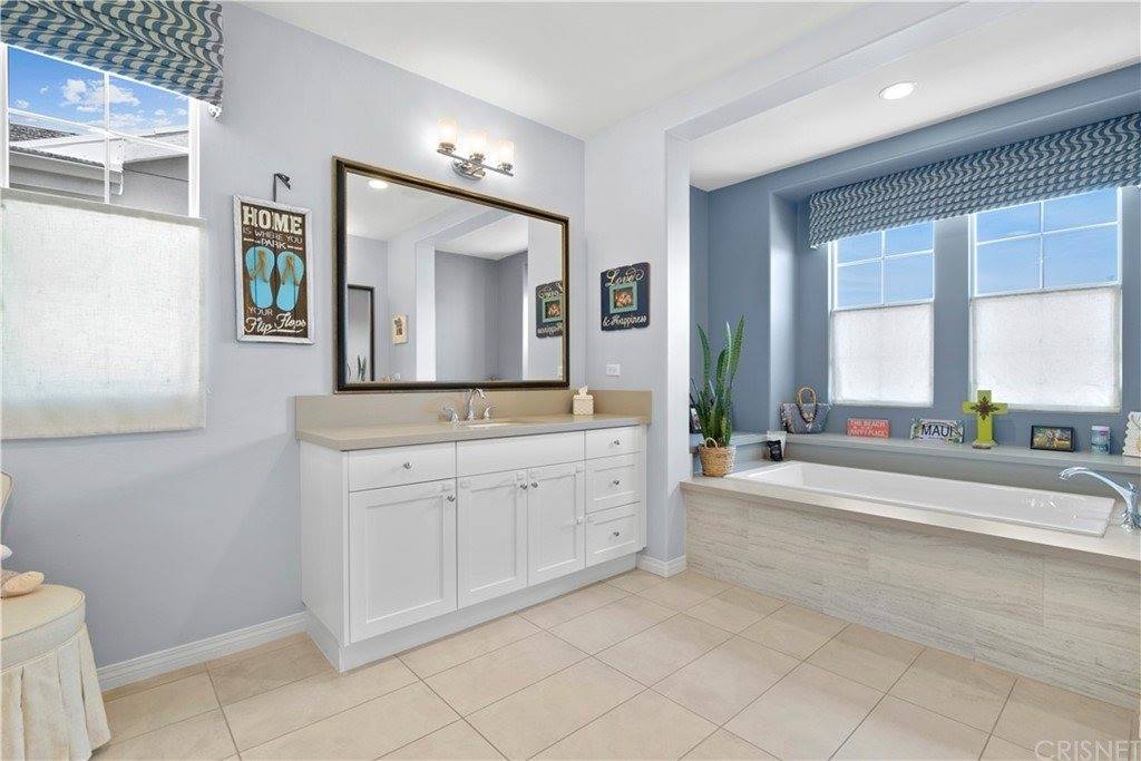 27672 Skylark Lane, Saugus, CA 91350